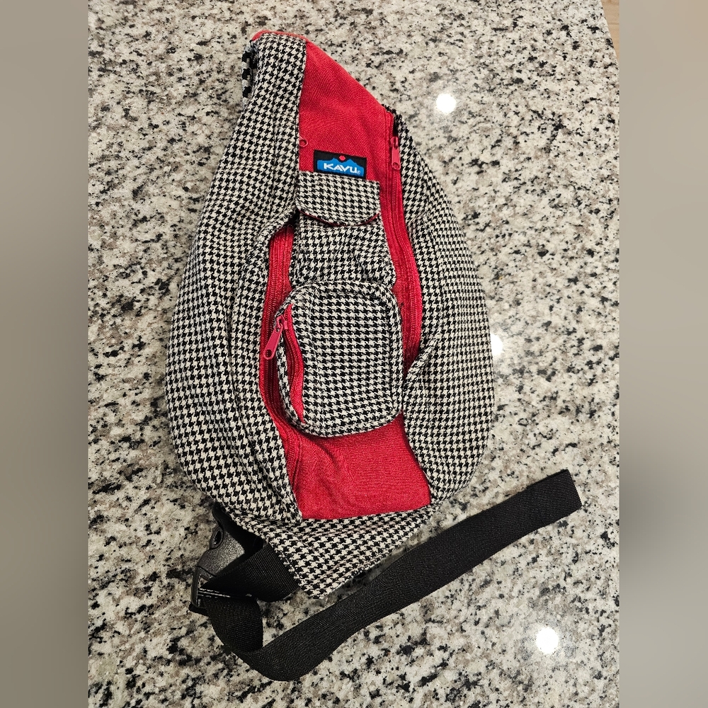 Limited Edition Houndstooth Crimson Red Kavu Rope Bag (Alabama Colors)